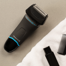 REMINGTON | Ultimate Series F7 Capture Cut Wet & Dry Foil Electric Shaver XF8505 | AREREXF8505U5