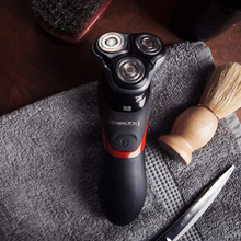 REMINGTON | Men's R8 Ultimate Series Electric Rotary Shaver - XR1550 | AREREXR1550U5