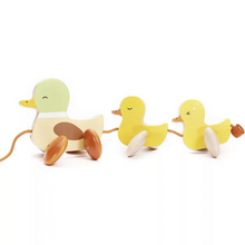 CLASSIC WORLD | Pull Padding Duck 32 cm Ã— 11 cm Ã— 12 cm | CWD10513