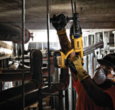 DEWALT | Brushless SDS-Plus Hammer Drill 2 Battery 4.0 Ah + Charger 18V  | DCH133M1-GB