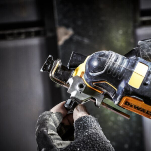 DEWALT | Brushless Multi Oscillation Tool 2 Battery 2.0 Ah + Charger 18V | DCS355D2-QW