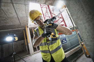 DEWALT | 18V XR Li-Ion Brushless Premium 13mm Hammer Drill Driver 5.0Ah | DCD996P2-B5