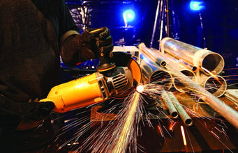 DEWALT | Large Angle Grinder 230 mm - 2600 W - Lock-on Switch | DWE496-B5