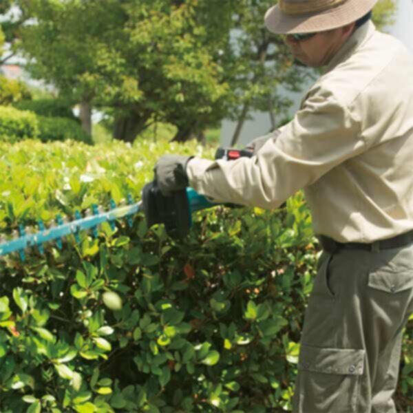 MAKITA | Cordless Hedge Trimmer 500mm (19-3/4â€ ) | MAK/DUH502Z