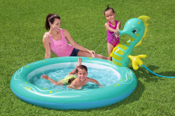 BESTWAY | Seahorse Sprinkler Pool 6â€²2" x 63" x 34"/1.88m x 1.60m x 86cm | BES115TOY01432