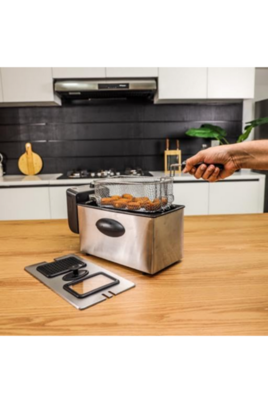 GEEPAS | 3 Liters Deep Fryer With Stainless Steel Housing | GDF36015