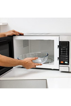 GEEPAS | Digital Microwave Oven 1400 Watts With Multiple Cooking Menus | GMO1897