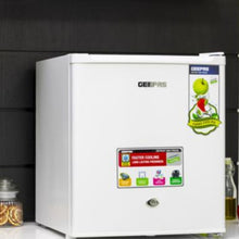 GEEPAS | 60L Mini Refrigerator Faster Cooling Door Lock & Key AC 220-240V 50Hz | GRF654WPEN
