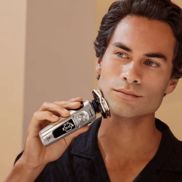 PHILIPS | S900 Prestige Wet & Dry Electric Shaver with Skin IQ | SP9871/22