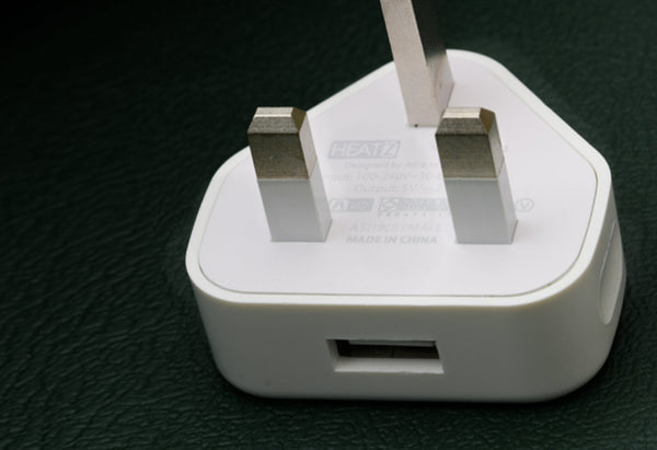 HEATZ | Single Port Fast Home Charger With Lightning Cable(2.2A) White | ZA512